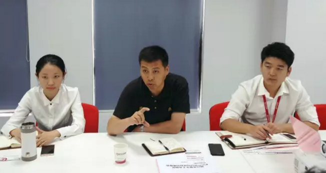 舉行環保新材料包裝投資選址項目的政府對接會,與多家政府約定后續考察 舉行環保新材料包裝投資選址項目的政府對接會,與多家政府約定后續考察