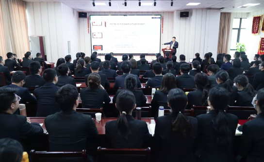 以“四輪驅動”為核心，保持健康發展態勢！東方龍商務集團4月份月度總結會圓滿舉行