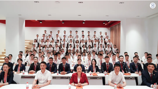  三地齊亮相，拼干勁，創戰績！集團成功舉行9月份委托招商引資經營服務分析暨“大干100天”動員誓師大會