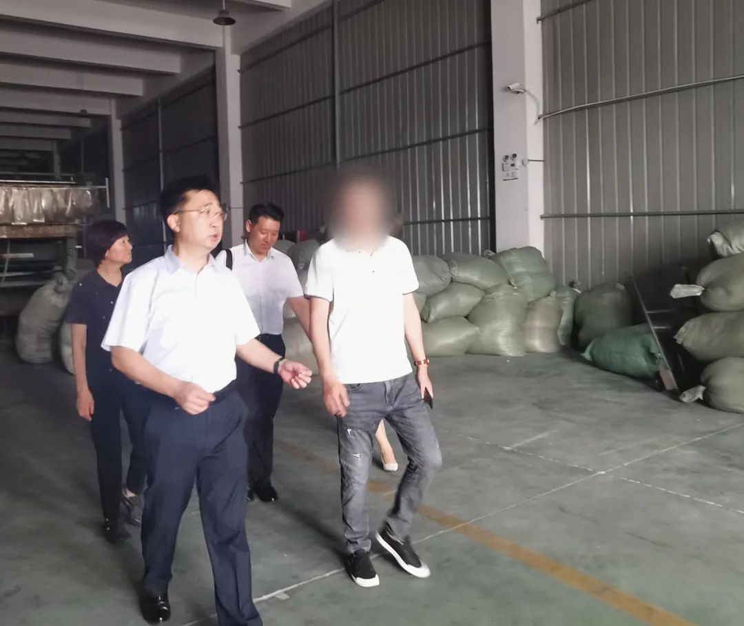 國內知名婚紗品牌深度合作商！山東某地方政府順利考察高檔婚紗禮服布料擴建投資選址項目企業