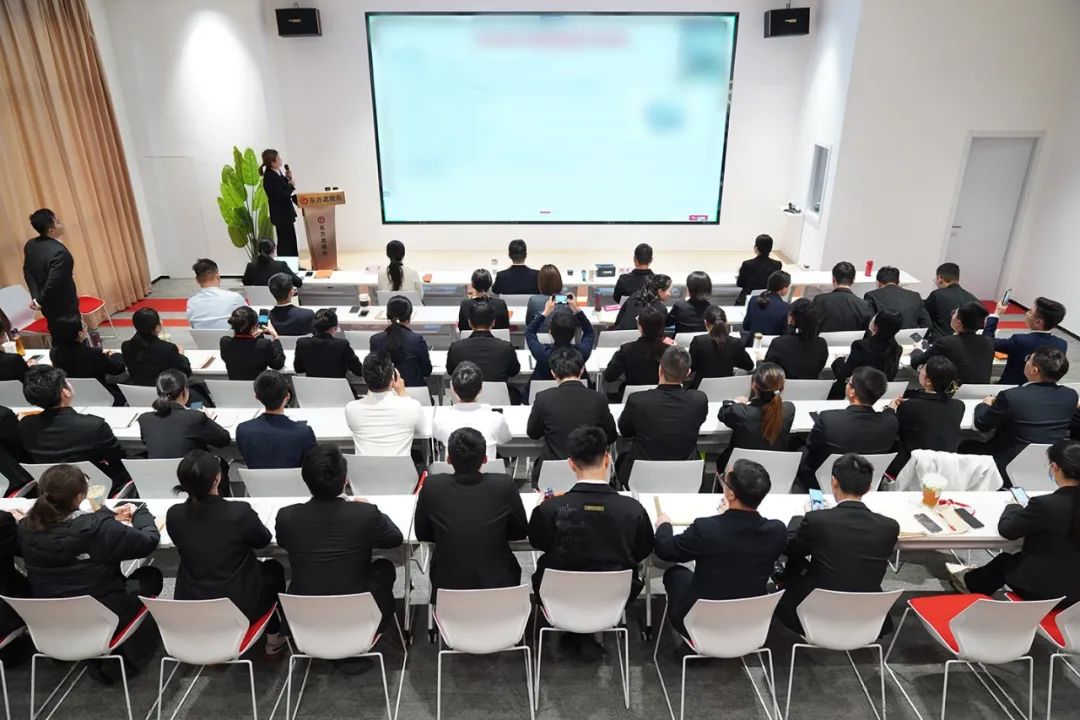 走進東方龍、牽手東方龍、成就招商之路！4月中旬，集團31個優質投資選址項目成功通過評估