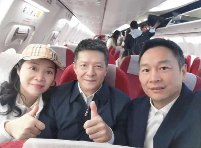 集團領導帶頭，部門負責人集體出動，趕赴全國各地參觀，洽談委托招商合作